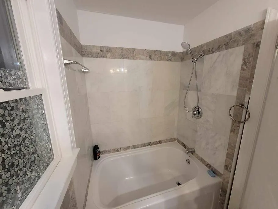 Pool River House Newport News Holiday home