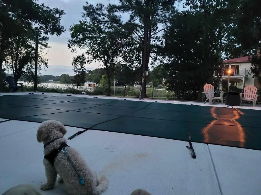 Pool River House location
